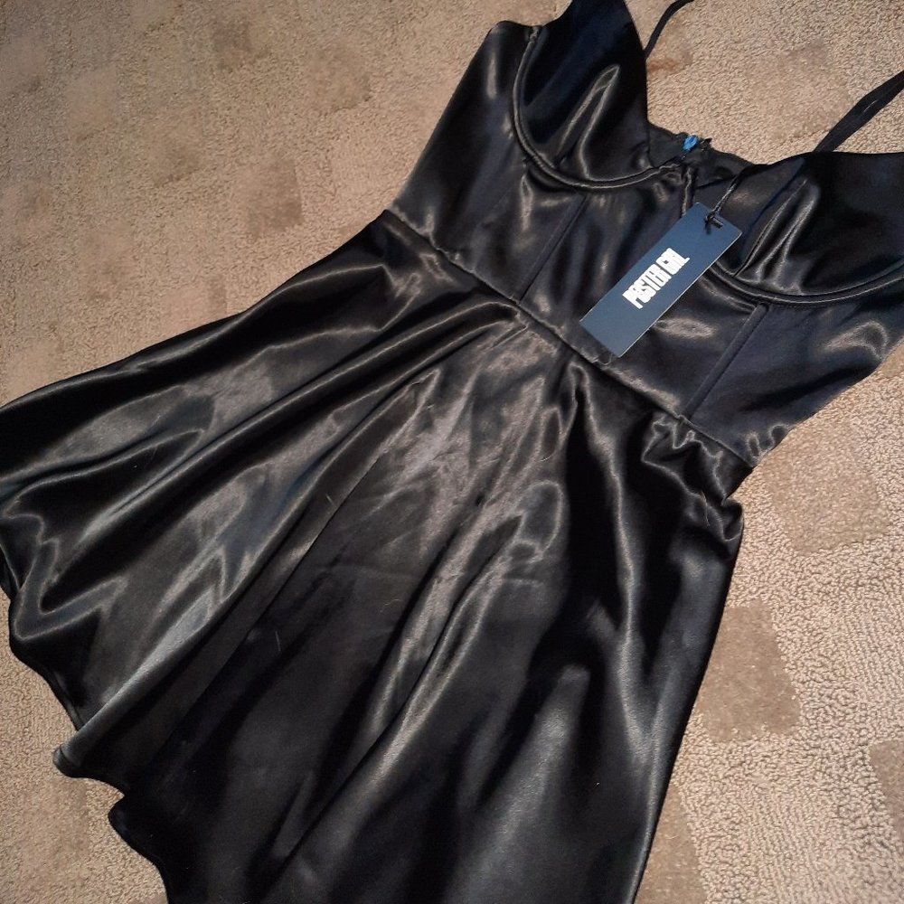 Poster girl black dress